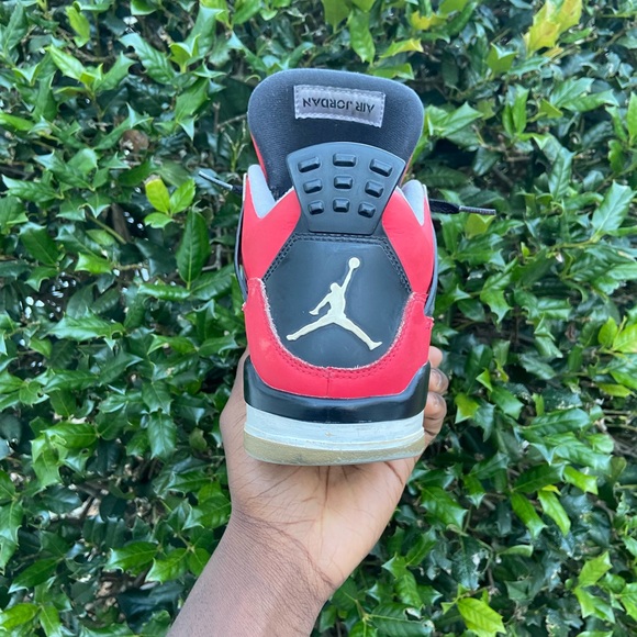 Air Jordan Retro 4 ‘Toro Bravo’ - Picture 4 of 9